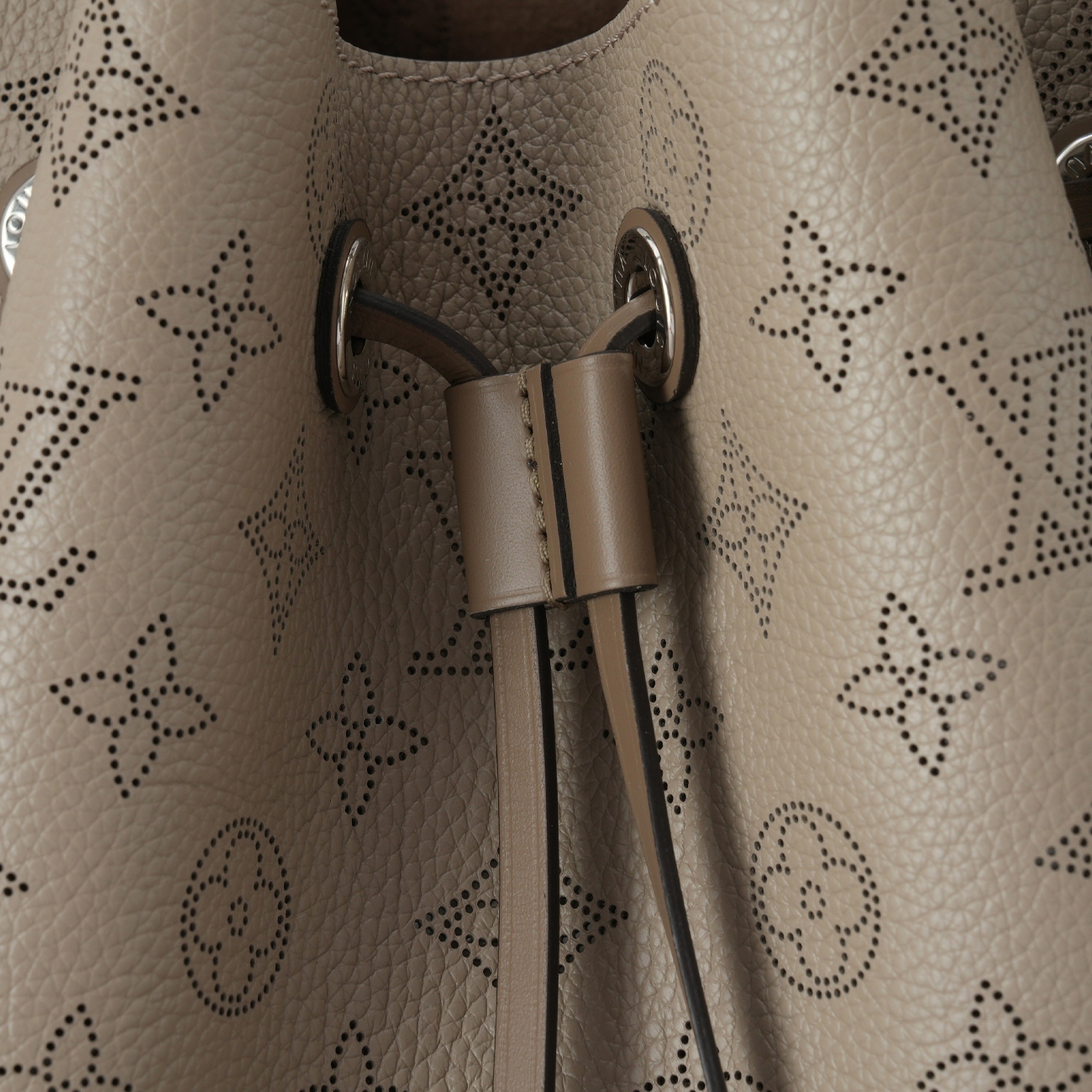 LOUIS VUITTON(USED)루이비통 M55799 무리아 마히나